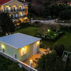 Aparthotel Dallas, Svoronata